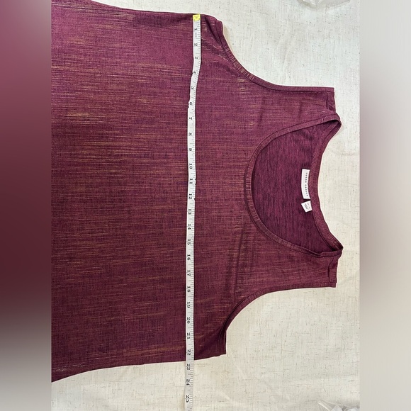 Susan Graver Women's Top - Rich Burgundy 🍒 - Picture 5 of 11